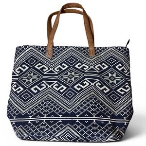 Chicos  Boho XL Tapestry Beach Travel Carryon Bag Pure Tote Navy Blue Geometric